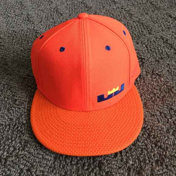 lebron james snapback